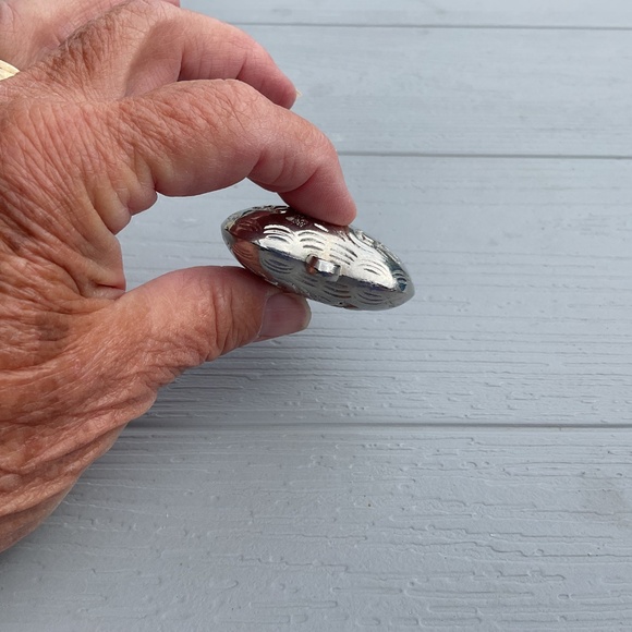 Puff Heart Pendant Silvertone Metal Victorian Style etched 2” tall - Picture 5 of 6